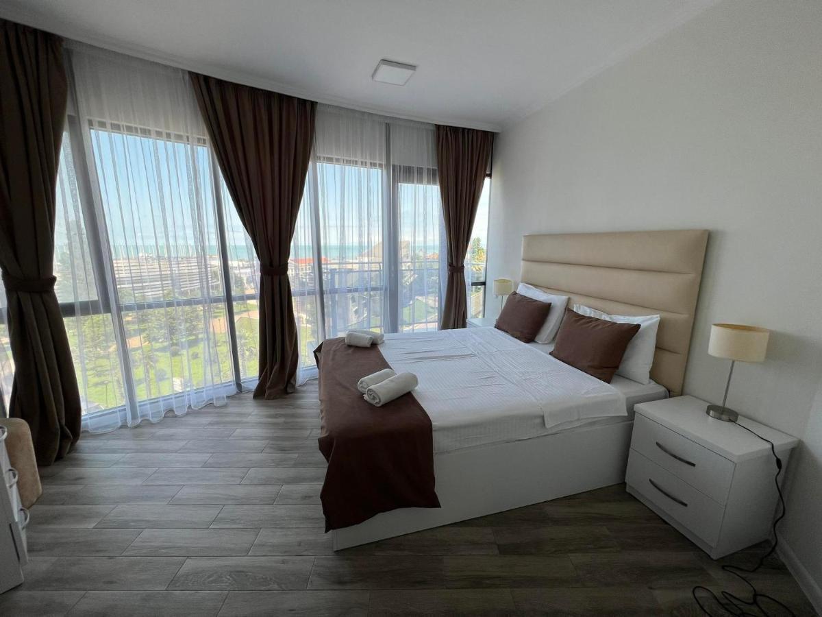 Holiday Premium Apartments Batumi Exterior photo