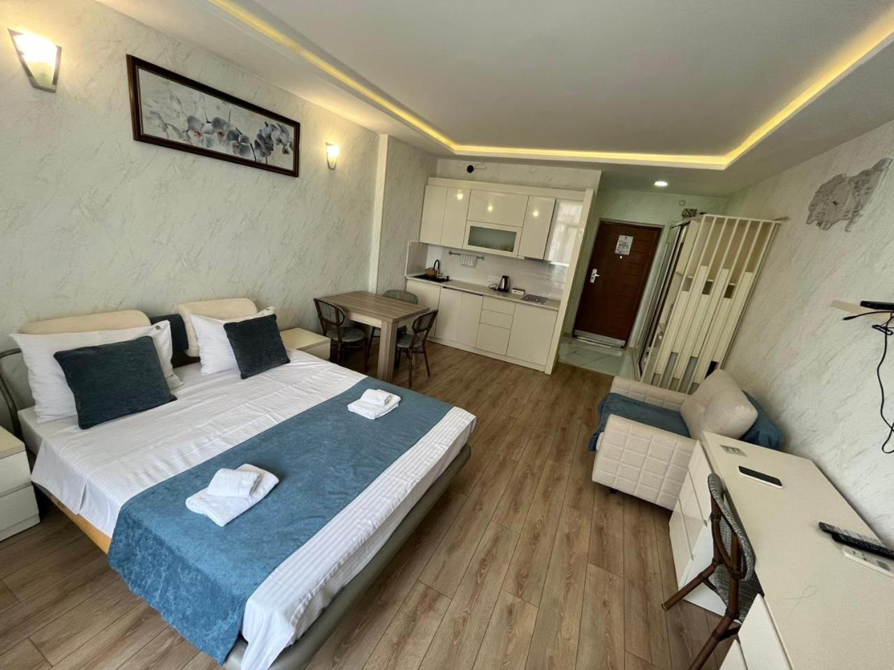 Holiday Premium Apartments Batumi Exterior photo