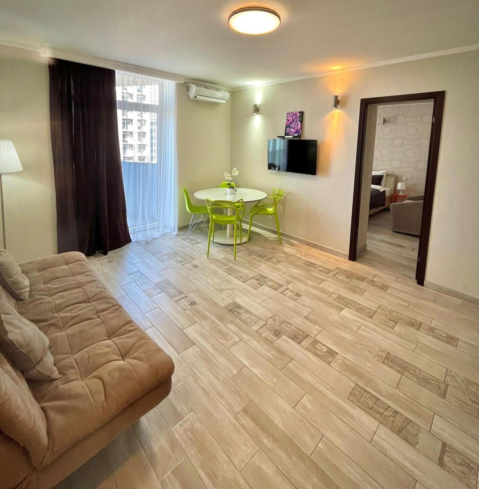 Holiday Premium Apartments Batumi Exterior photo