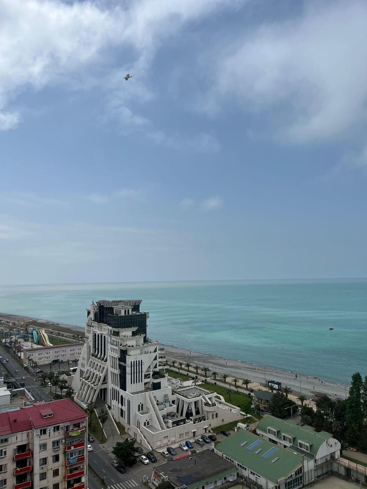 Holiday Premium Apartments Batumi Exterior photo