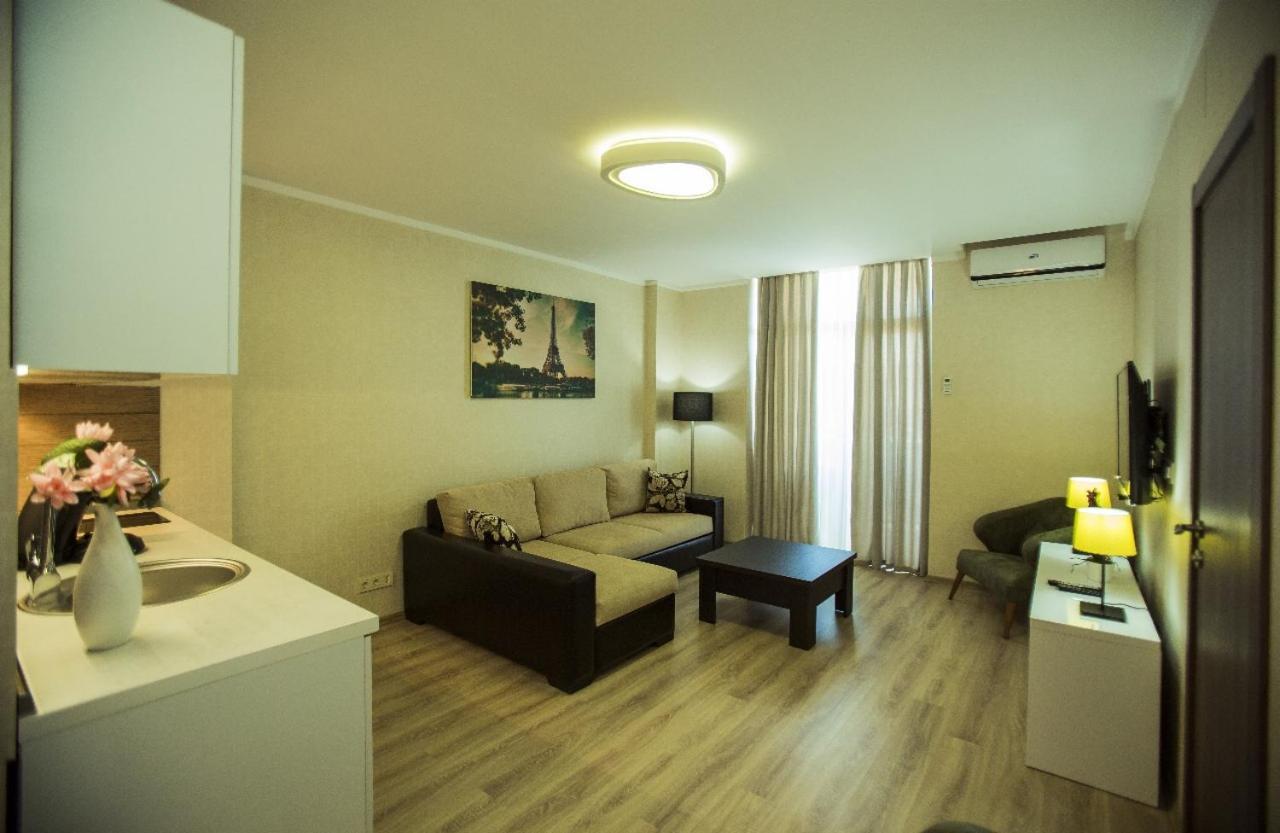 Holiday Premium Apartments Batumi Exterior photo