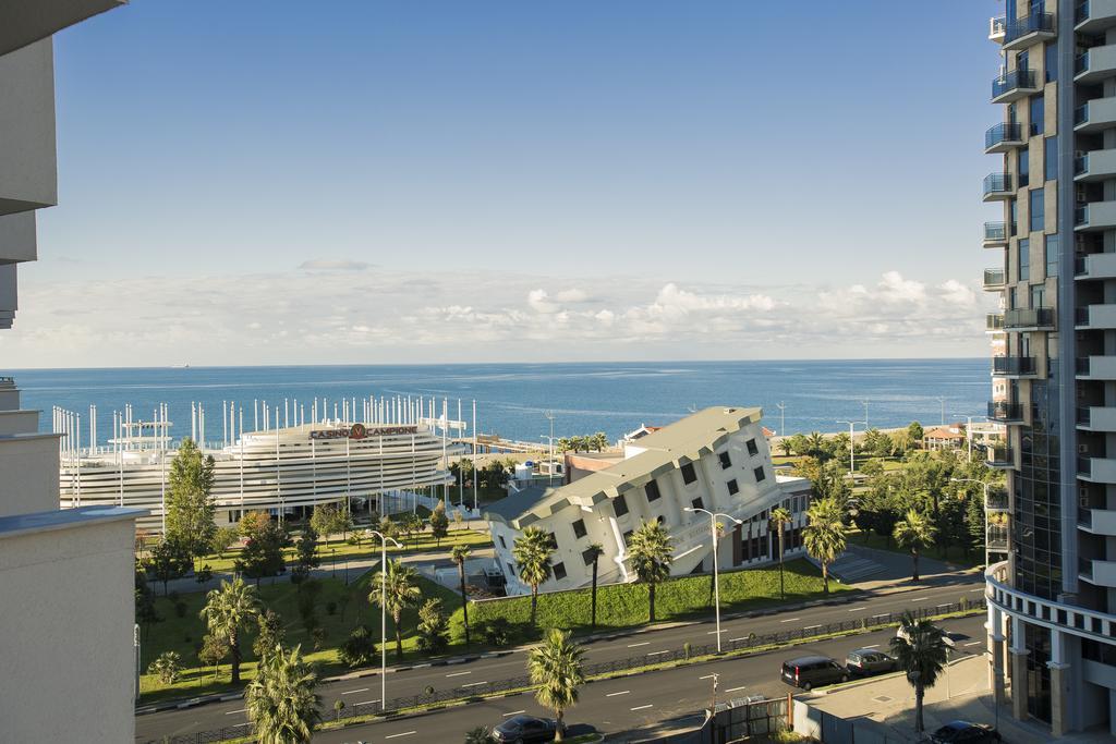 Holiday Premium Apartments Batumi Exterior photo
