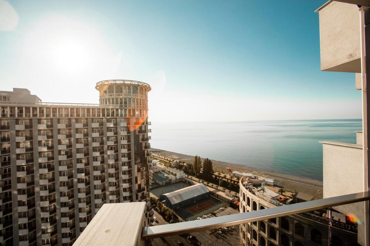 Holiday Premium Apartments Batumi Exterior photo